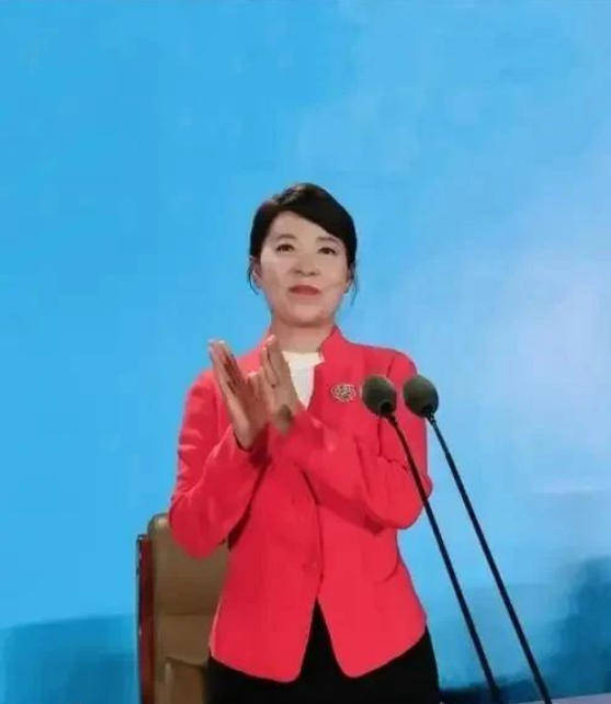 皇冠信用网开户
_“换装主席”王莉霞的堕落:从光鲜人设到腐败深渊