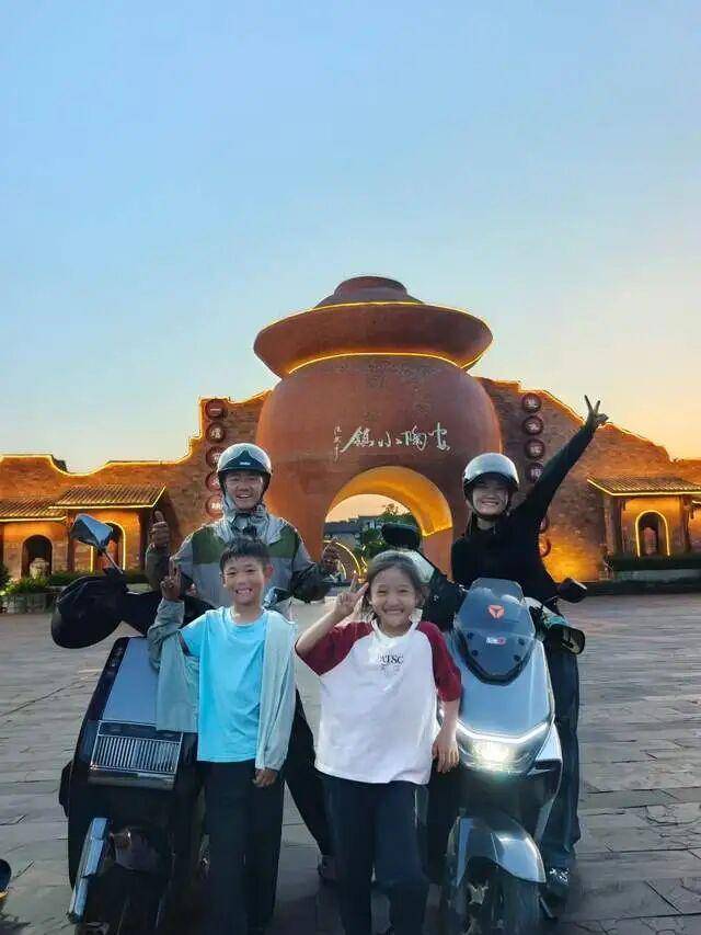 金浦vs全罗南道天龙_骑电瓶车带两娃跨越2000公里!安徽一家四口17天抵达成都金浦vs全罗南道天龙,本人回应:用喜爱的方式带孩子看世界