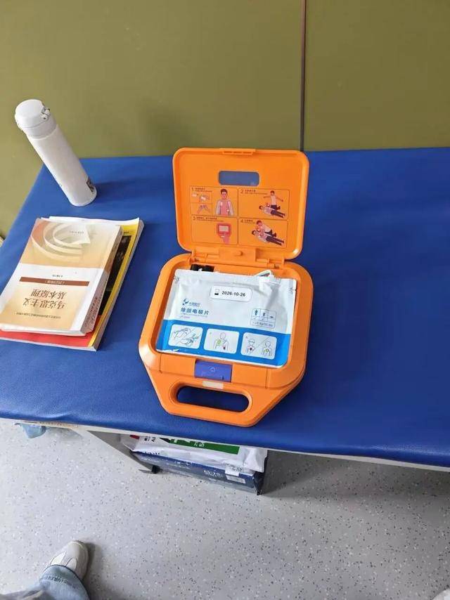 金浦vs全罗南道天龙_江西一高校21岁男生宿舍玩手游晕倒猝死金浦vs全罗南道天龙,家属质疑校方急救措施不到位,校方回应