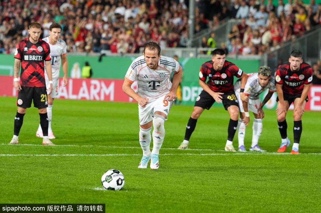 皇冠官网_维尔茨的绝杀与城市的呐喊:从任意球到庆祝照背后的故事