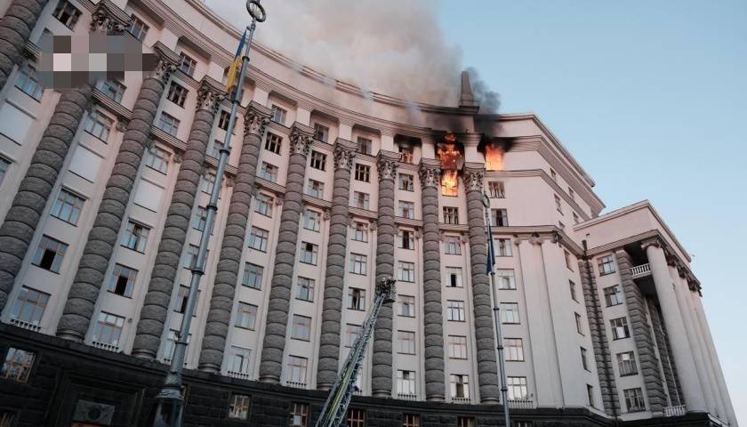 皇冠官方_乌克兰多地遭俄军大规模空袭皇冠官方,政府大楼首次遭袭受损