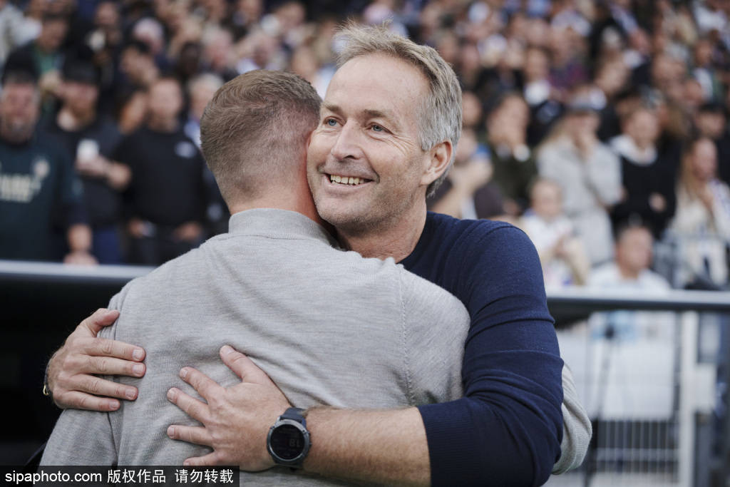 皇冠信用网址_泰山完美开局:李小恒与克雷桑双星闪耀皇冠信用网址,海牛遭遇VAR争议