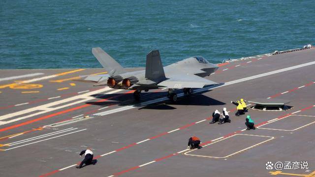 皇冠信用网申请_解放军刚透露大消息皇冠信用网申请,意识到不对劲的特朗普,紧急召回800名大将