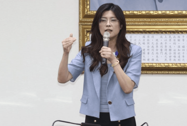 皇冠信用網开号_雁默:郑丽文胜出皇冠信用網开号,赵少康大败,国民党扶得上墙了吗?