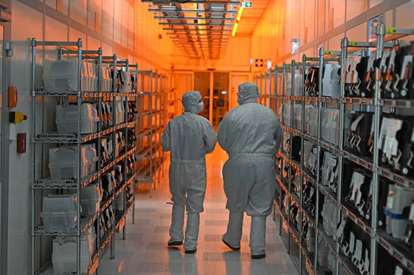 皇冠信用代理流程
_荷兰分析人士:安世半导体事件表明皇冠信用代理流程
,欧洲夹在中美之间无能为力